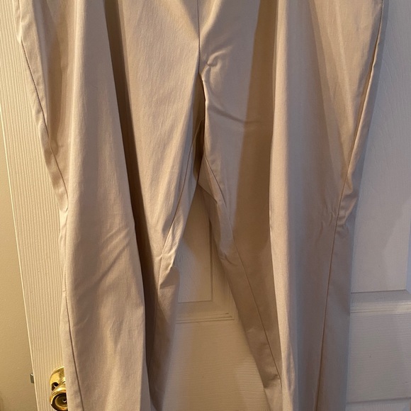 Maurice’s Khackis 22 NWOT - Picture 5 of 5